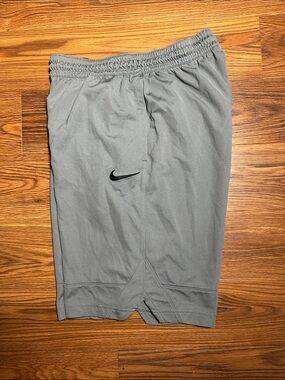 Nike Dri-FIT Gray Athletic Shorts Men’s Medium